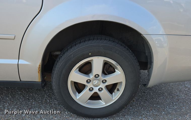 image for item LW9908 2010 Dodge Grand Caravan SE van