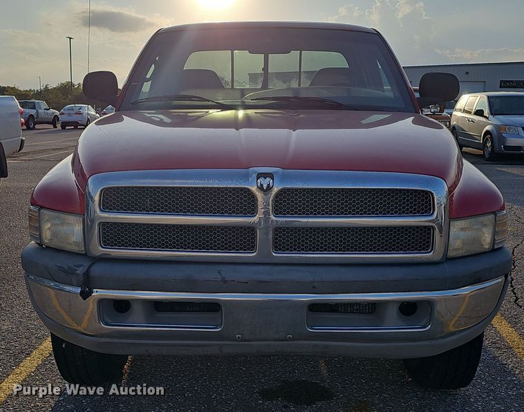 image for item LW9912 2001 Dodge Ram 2500 Laramie SLT Quad Cab pickup truck