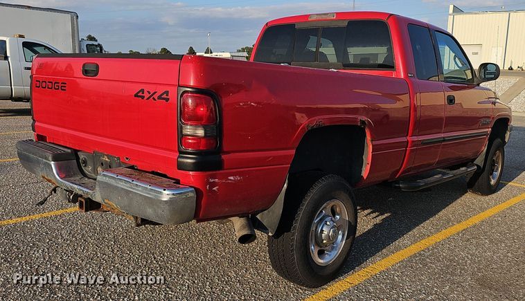 image for item LW9912 2001 Dodge Ram 2500 Laramie SLT Quad Cab pickup truck