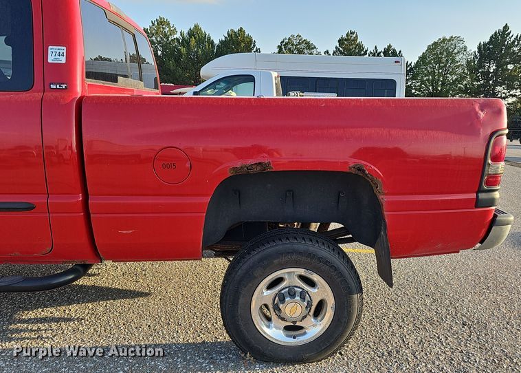 image for item LW9912 2001 Dodge Ram 2500 Laramie SLT Quad Cab pickup truck