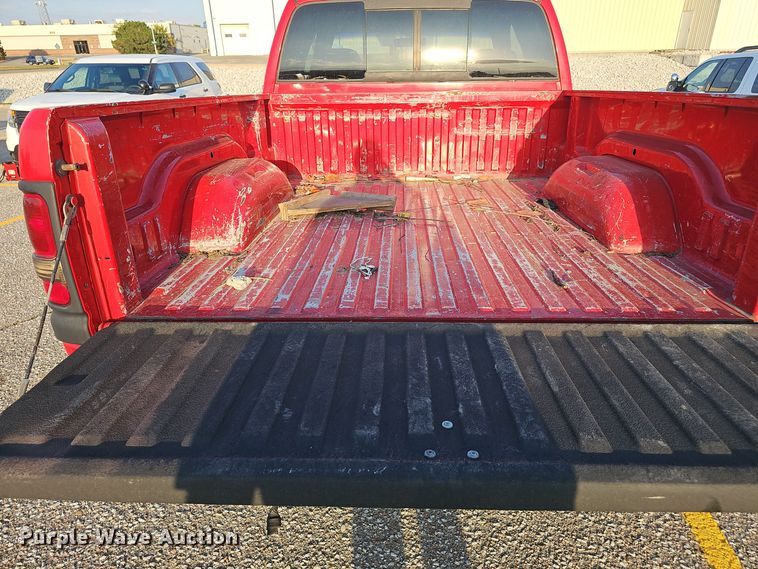 image for item LW9912 2001 Dodge Ram 2500 Laramie SLT Quad Cab pickup truck