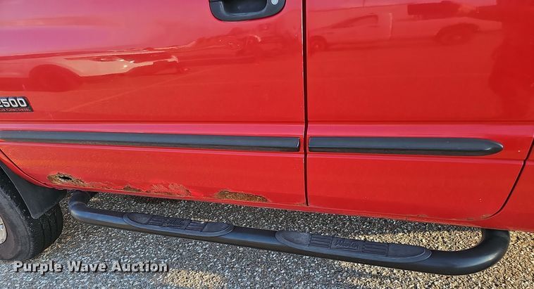 image for item LW9912 2001 Dodge Ram 2500 Laramie SLT Quad Cab pickup truck