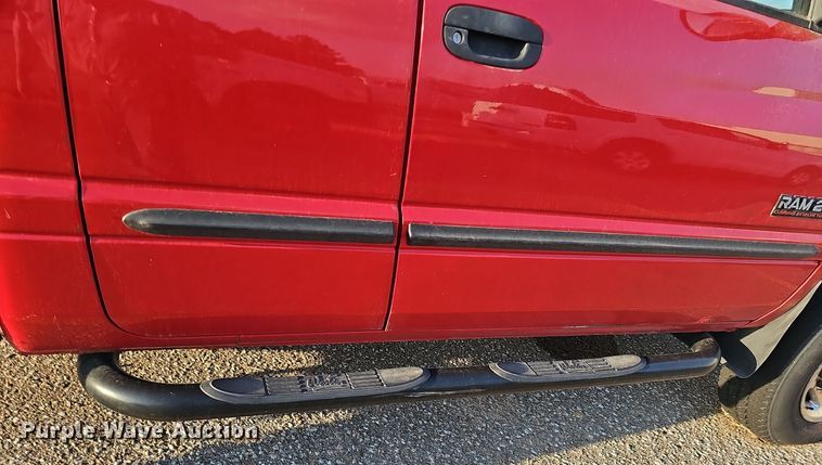 image for item LW9912 2001 Dodge Ram 2500 Laramie SLT Quad Cab pickup truck