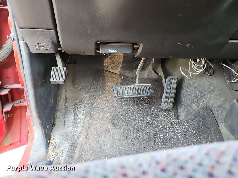 image for item LW9912 2001 Dodge Ram 2500 Laramie SLT Quad Cab pickup truck