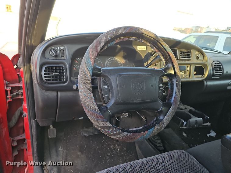 image for item LW9912 2001 Dodge Ram 2500 Laramie SLT Quad Cab pickup truck