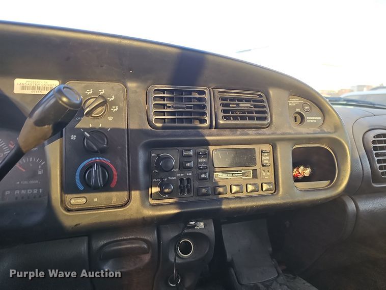 image for item LW9912 2001 Dodge Ram 2500 Laramie SLT Quad Cab pickup truck