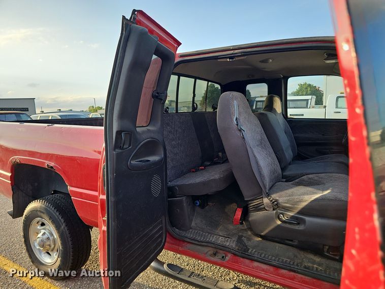 image for item LW9912 2001 Dodge Ram 2500 Laramie SLT Quad Cab pickup truck