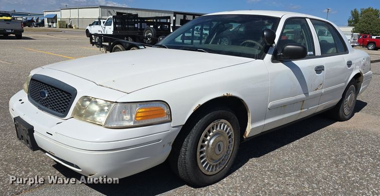 image for item LW9913 2002 Ford Crown Victoria Police Interceptor 