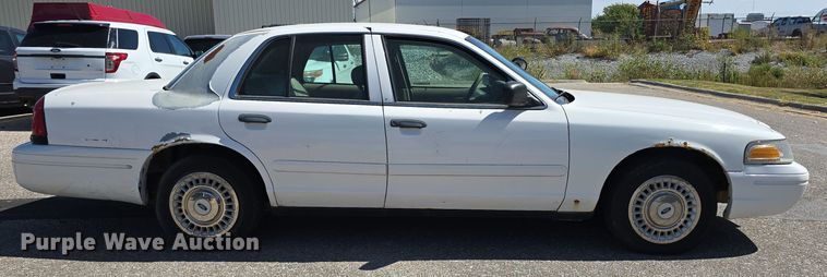 image for item LW9913 2002 Ford Crown Victoria Police Interceptor 
