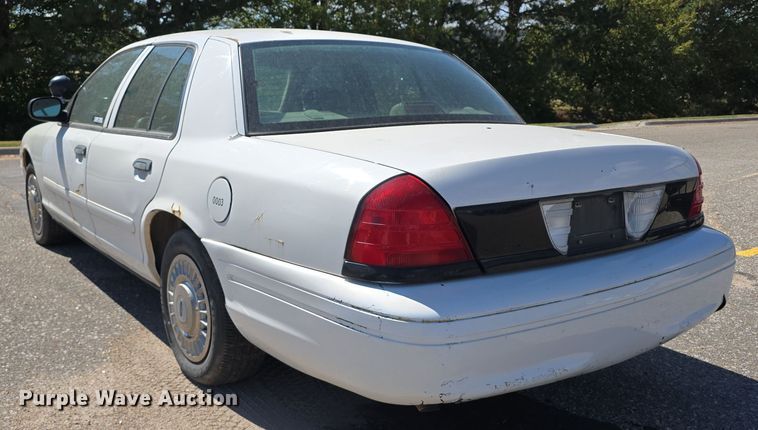 image for item LW9913 2002 Ford Crown Victoria Police Interceptor 