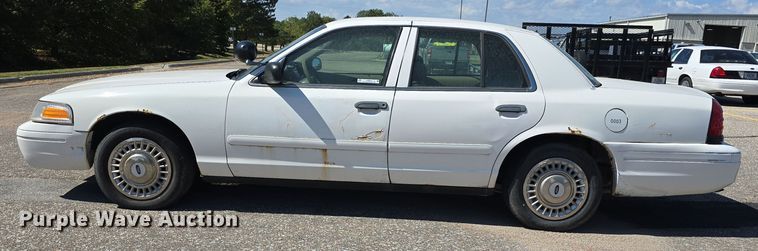 image for item LW9913 2002 Ford Crown Victoria Police Interceptor 