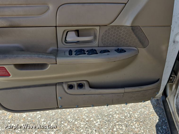 image for item LW9913 2002 Ford Crown Victoria Police Interceptor 