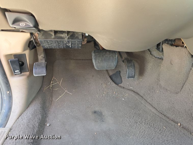 image for item LW9913 2002 Ford Crown Victoria Police Interceptor 