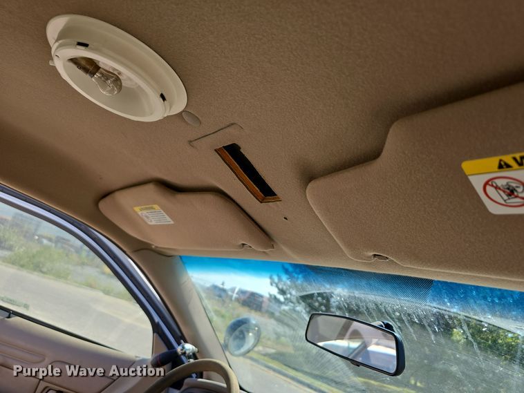 image for item LW9913 2002 Ford Crown Victoria Police Interceptor 