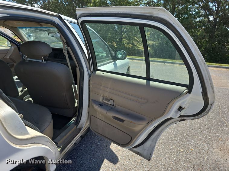 image for item LW9913 2002 Ford Crown Victoria Police Interceptor 