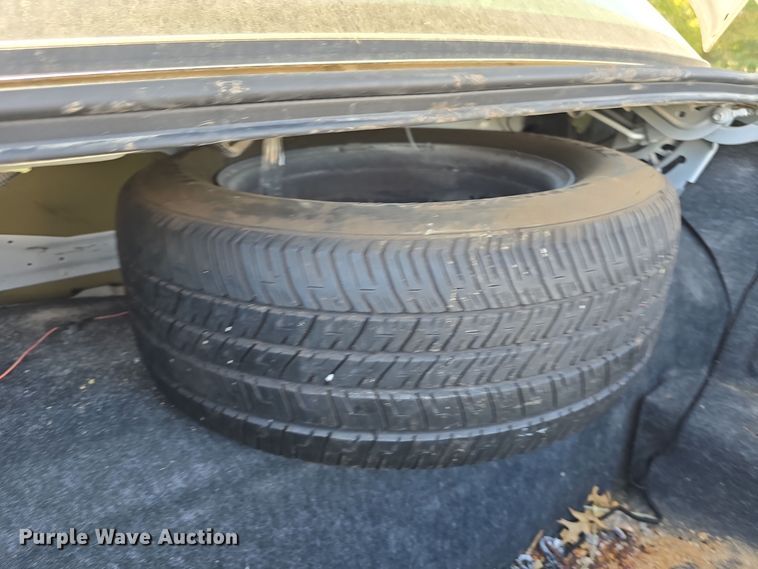 image for item LW9913 2002 Ford Crown Victoria Police Interceptor 