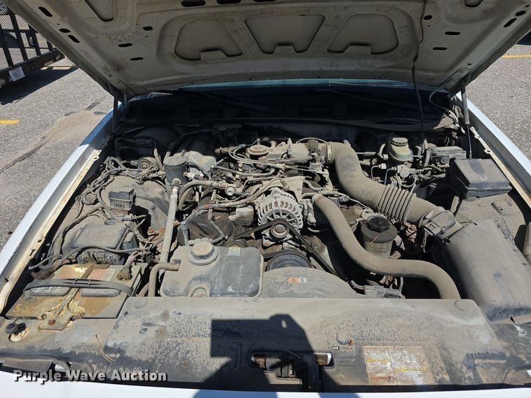 image for item LW9913 2002 Ford Crown Victoria Police Interceptor 