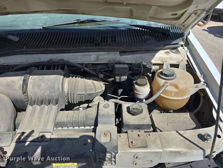 image for item LW9916 2004 Ford E350 Super Duty shuttle bus