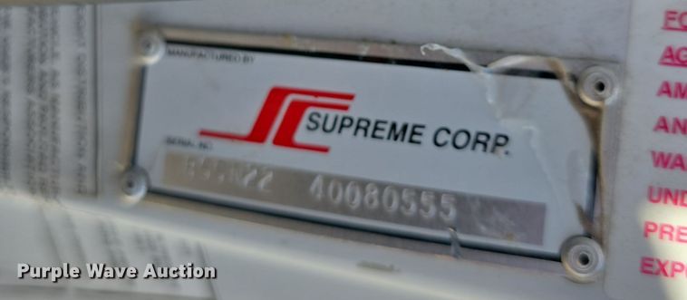 image for item LW9916 2004 Ford E350 Super Duty shuttle bus