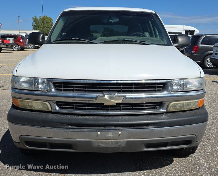 image for item LW9917 2005 Chevrolet Suburban SUV