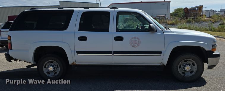 image for item LW9917 2005 Chevrolet Suburban SUV