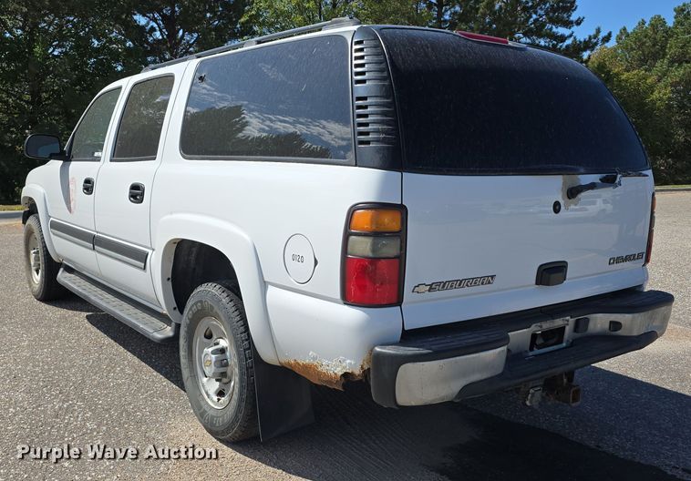 image for item LW9917 2005 Chevrolet Suburban SUV