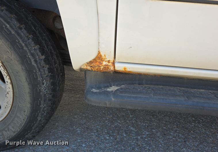 image for item LW9917 2005 Chevrolet Suburban SUV