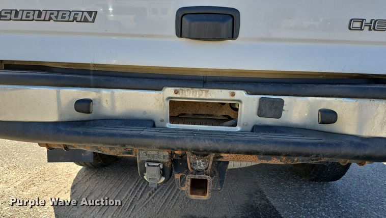 image for item LW9917 2005 Chevrolet Suburban SUV