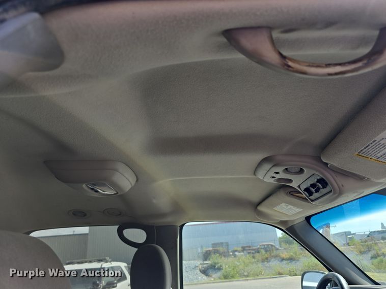 image for item LW9917 2005 Chevrolet Suburban SUV