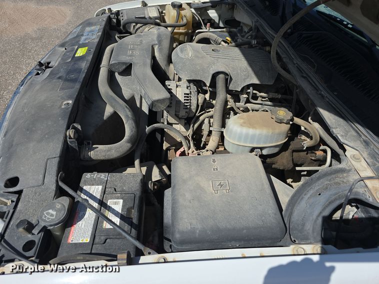 image for item LW9917 2005 Chevrolet Suburban SUV