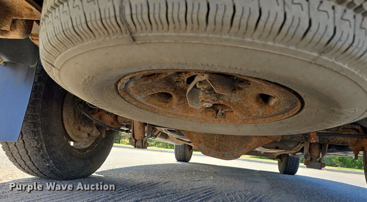 image for item LW9917 2005 Chevrolet Suburban SUV