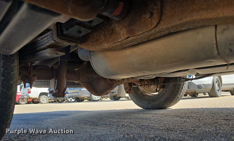 image for item LW9917 2005 Chevrolet Suburban SUV