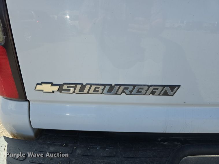 image for item LW9917 2005 Chevrolet Suburban SUV