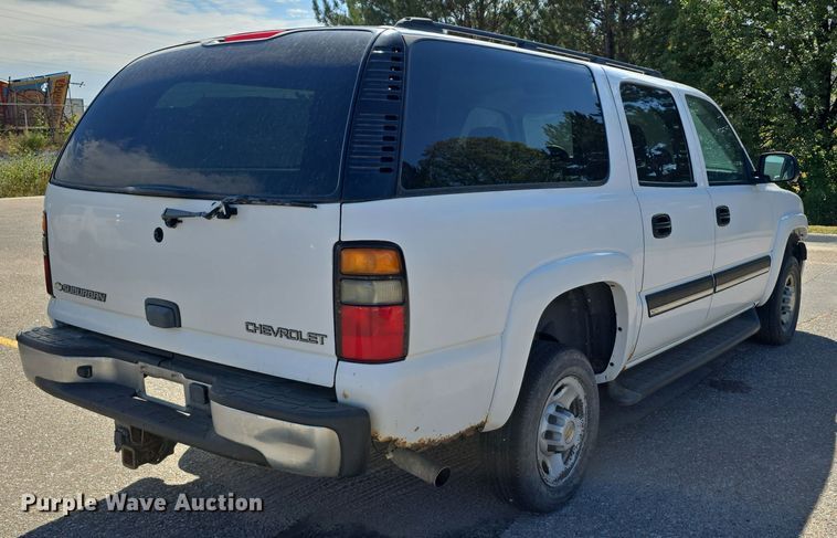 image for item LW9918 2005 Chevrolet Suburban 2500 SUV