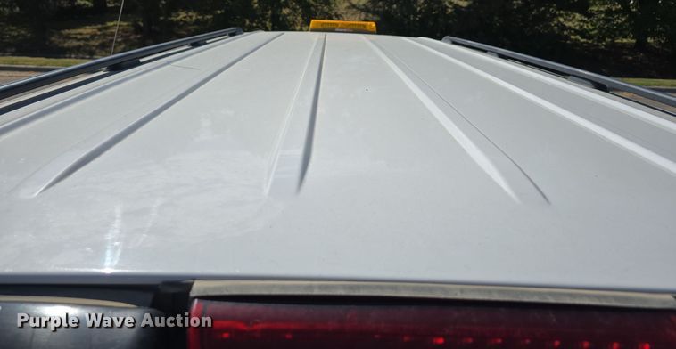 image for item LW9918 2005 Chevrolet Suburban 2500 SUV