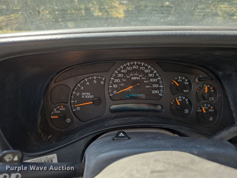 image for item LW9918 2005 Chevrolet Suburban 2500 SUV