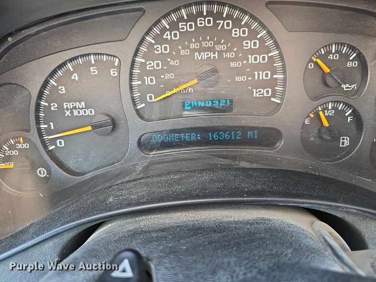 image for item LW9918 2005 Chevrolet Suburban 2500 SUV