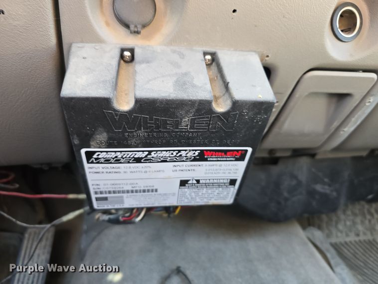 image for item LW9918 2005 Chevrolet Suburban 2500 SUV