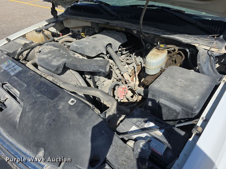 image for item LW9918 2005 Chevrolet Suburban 2500 SUV