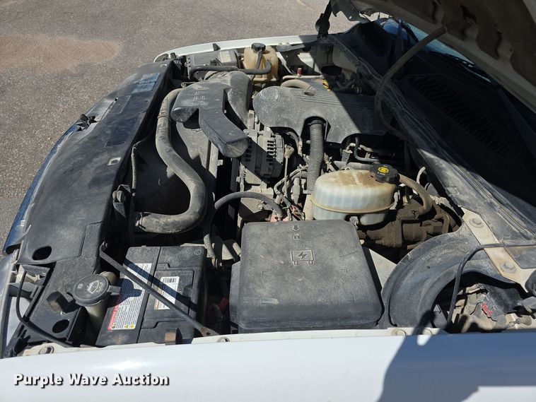 image for item LW9918 2005 Chevrolet Suburban 2500 SUV