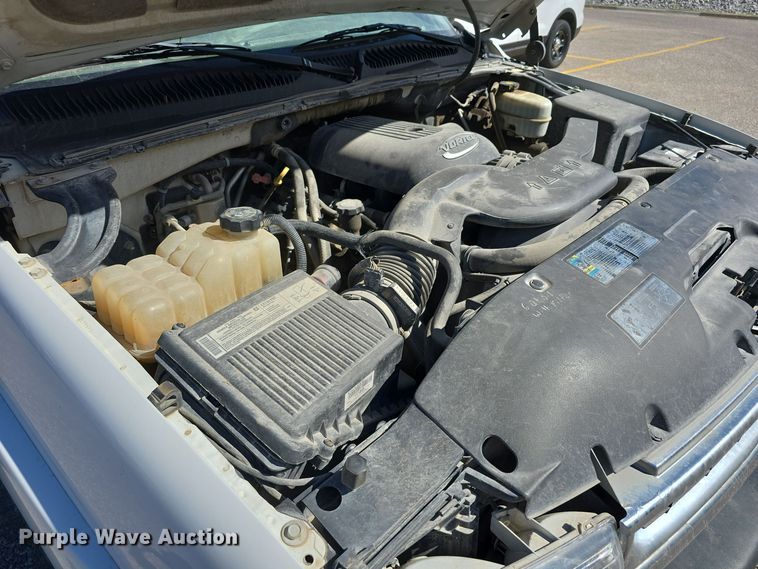 image for item LW9918 2005 Chevrolet Suburban 2500 SUV