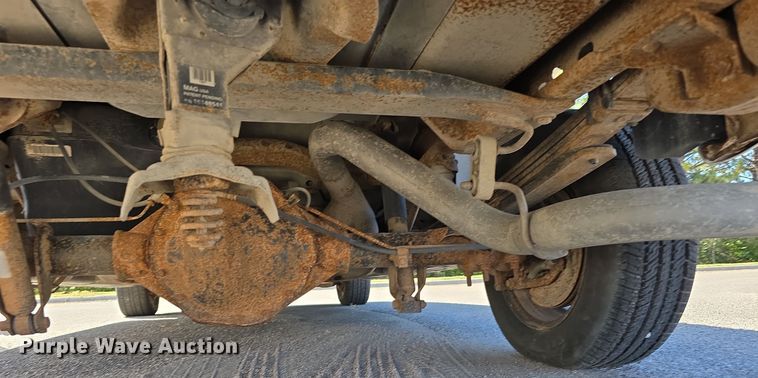 image for item LW9918 2005 Chevrolet Suburban 2500 SUV