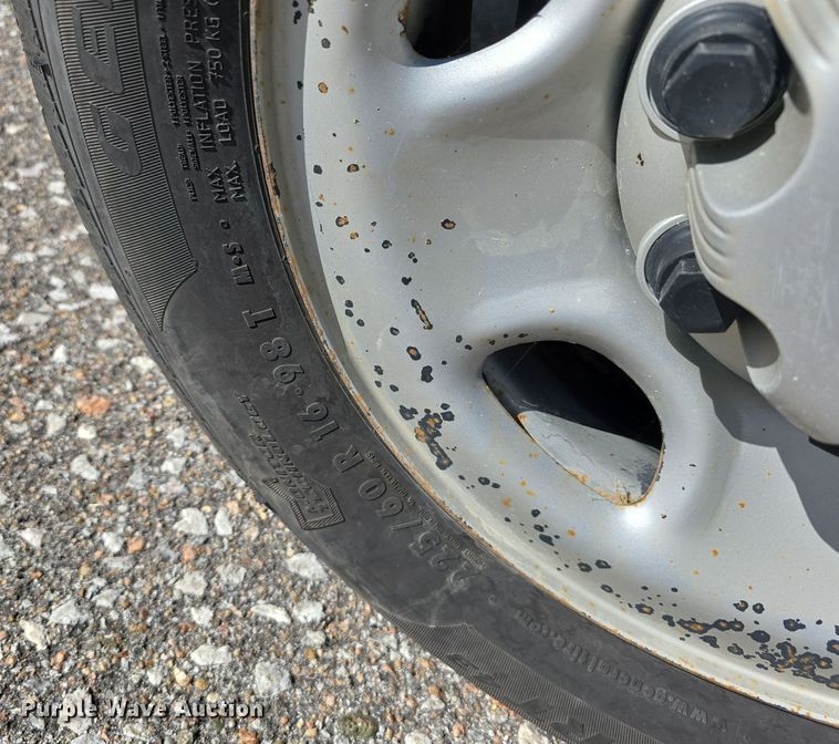 image for item LW9918 2005 Chevrolet Suburban 2500 SUV