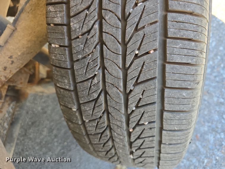 image for item LW9918 2005 Chevrolet Suburban 2500 SUV