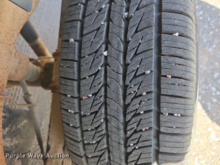 image for item LW9918 2005 Chevrolet Suburban 2500 SUV