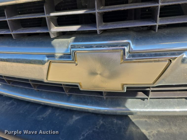 image for item LW9918 2005 Chevrolet Suburban 2500 SUV