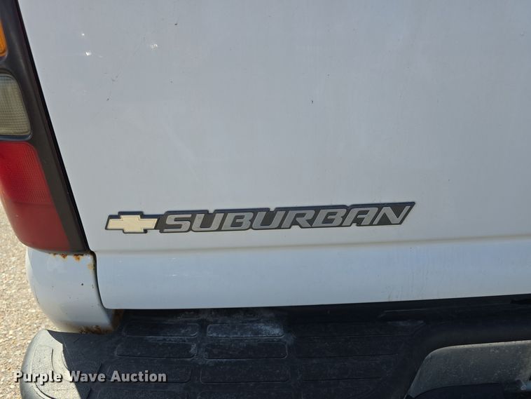 image for item LW9918 2005 Chevrolet Suburban 2500 SUV