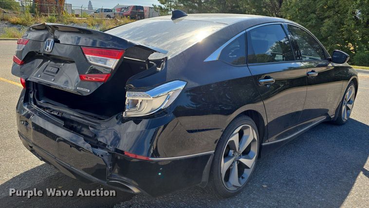image for item LW9919 2018 Honda Accord Touring 