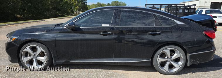 image for item LW9919 2018 Honda Accord Touring 