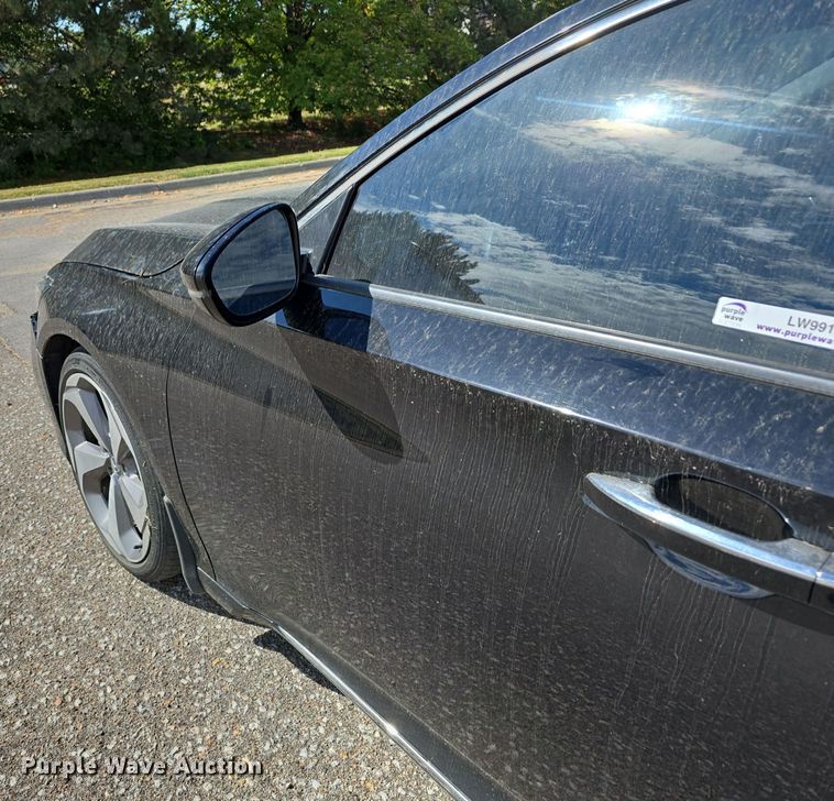 image for item LW9919 2018 Honda Accord Touring 